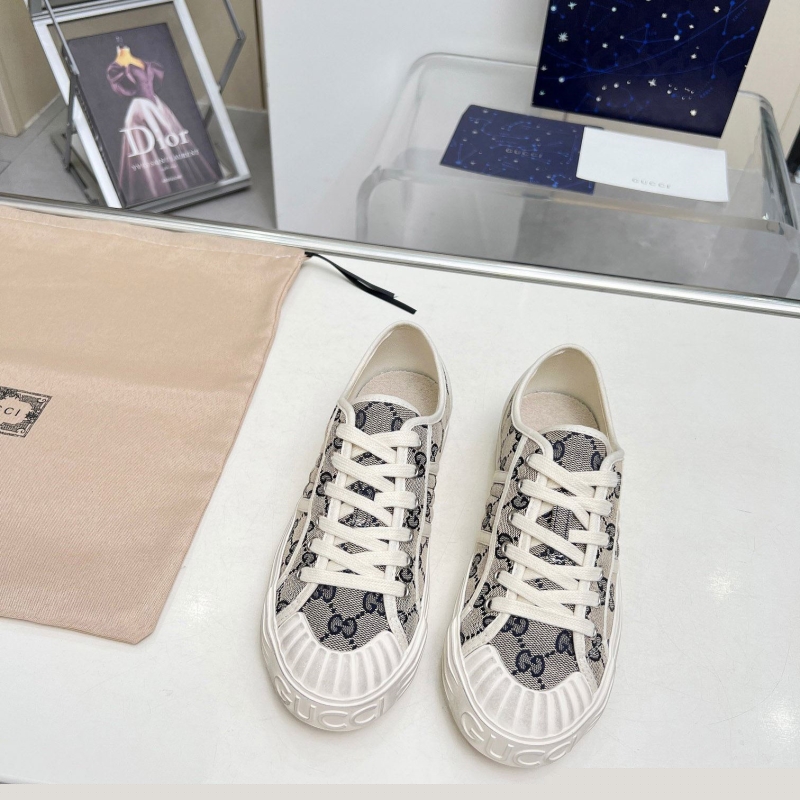 G*u*i casual shoes